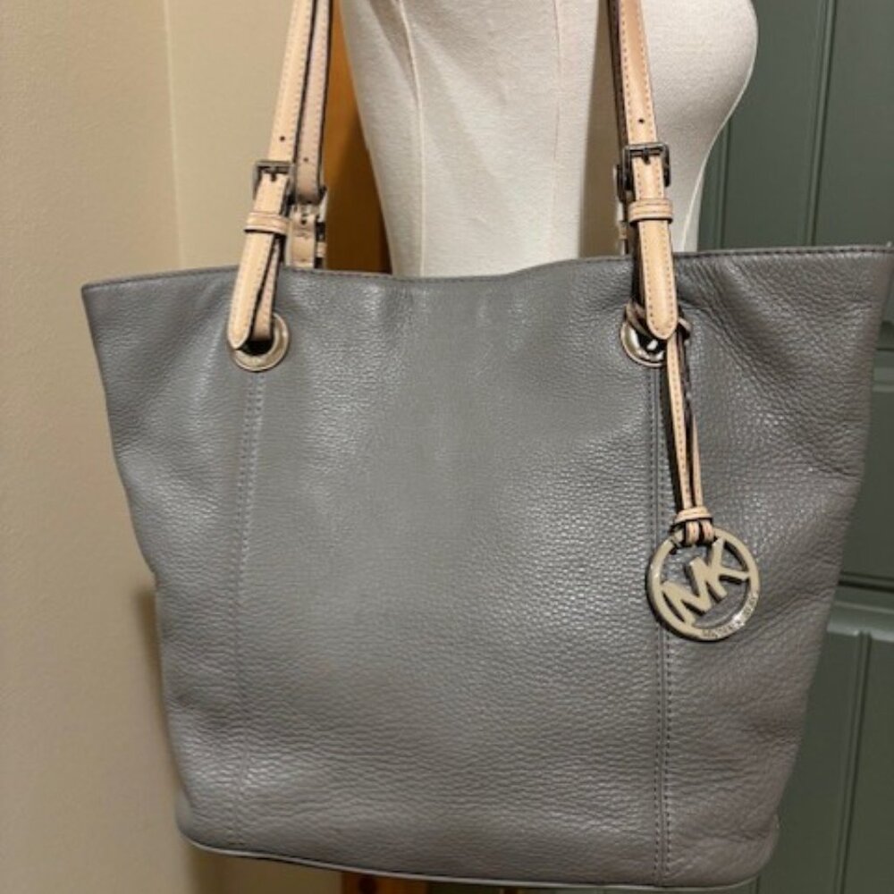 Grey Leather Michael Kors Shoulder Bag
